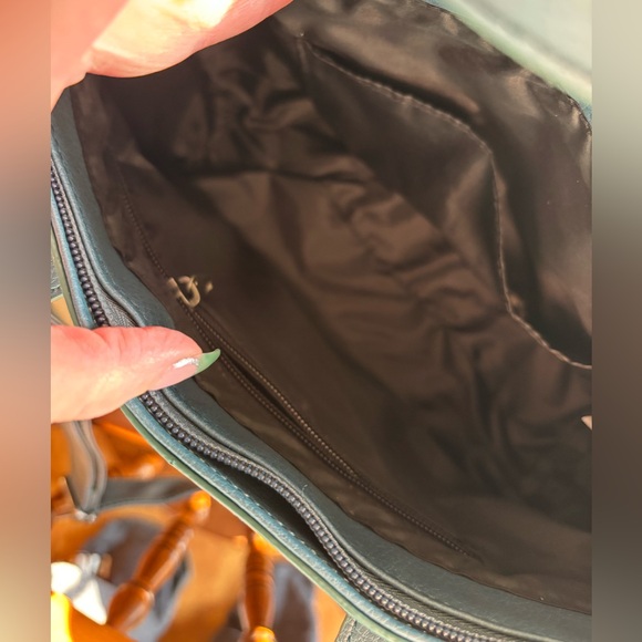 NWT Loungefly Disney Peter Pan Green Mini Tote/Crossbody Bag - Picture 5 of 6